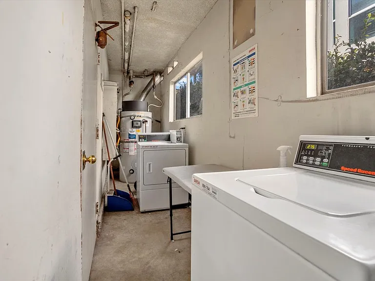 908 N San Vicente Blvd #3 — Photo 13