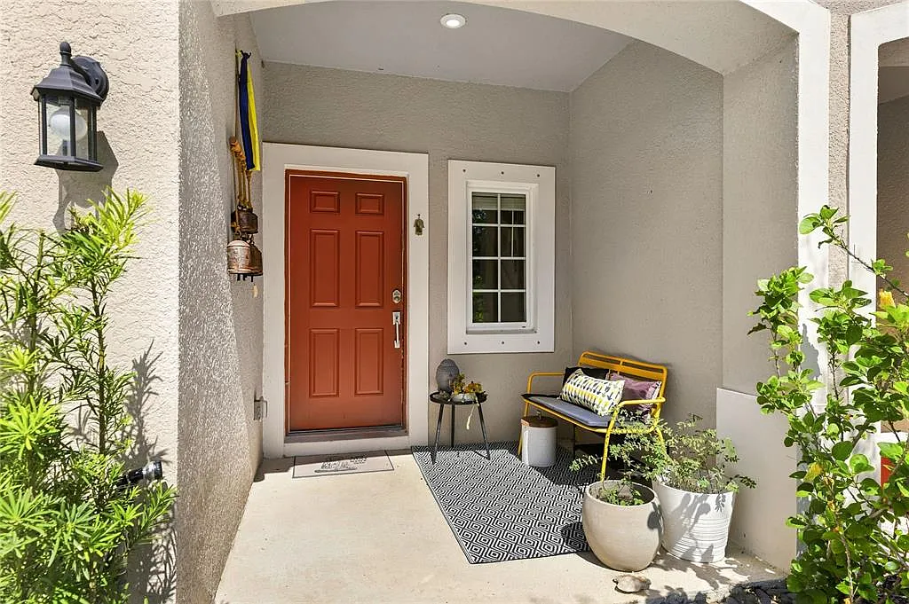 3 bed, 2.5 bath, 1373 sqft, $5,800 — Photo 4