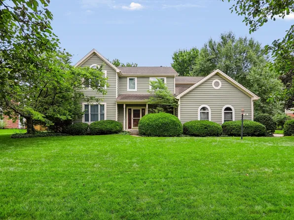 37 Penn Pl, Zionsville, IN 46077