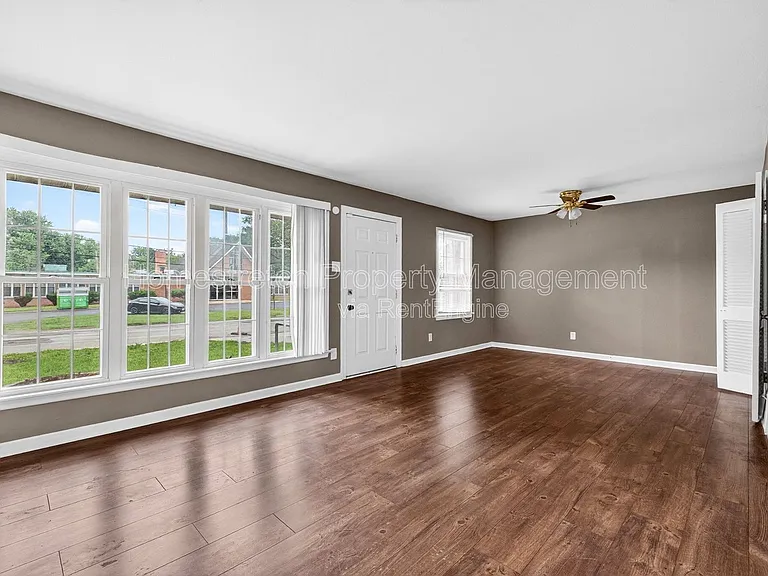 1600 Washington St — Photo 8
