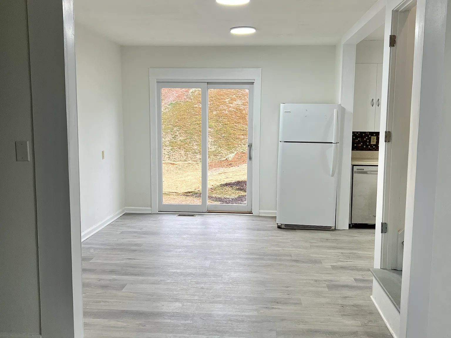7 bed, 2050 sqft, $3,500 — Photo 4