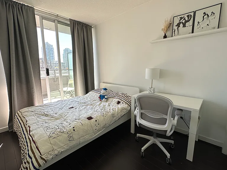 2nd Bedroom