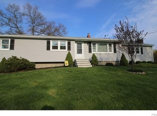 26 Deerfield Dr, Seymour, CT 06483