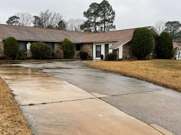 402 Windsor Dr, Clinton, MS 39056