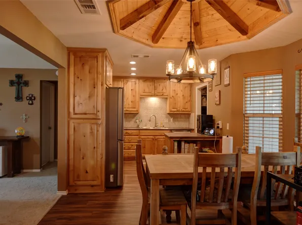 3952 Country Meadows Cir, Granbury, TX 76049