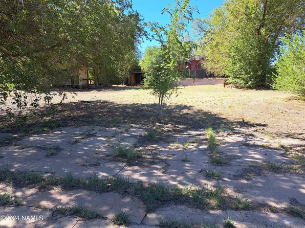 395 W Lewis Ave, Ash Fork, AZ 86320