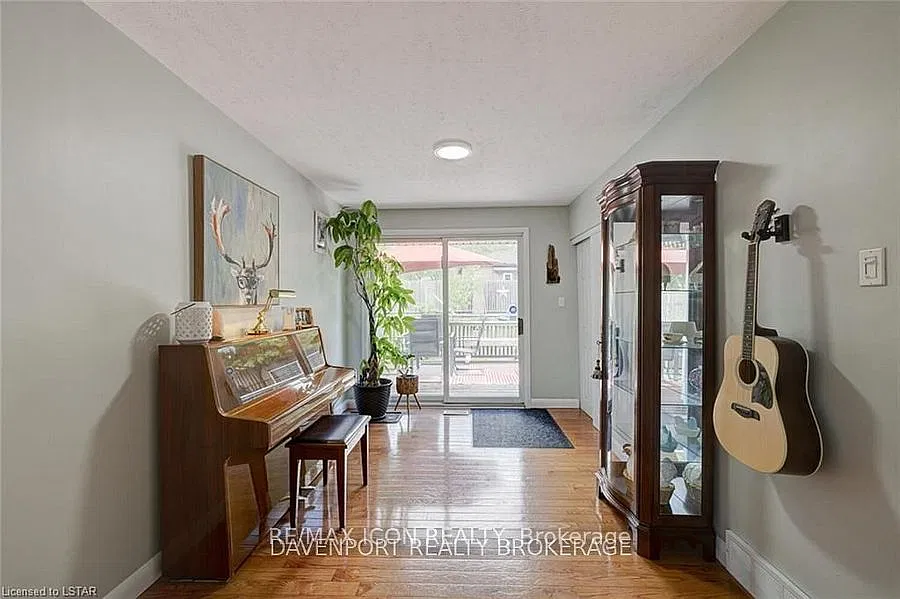 3 bed, $2,700 — Photo 3