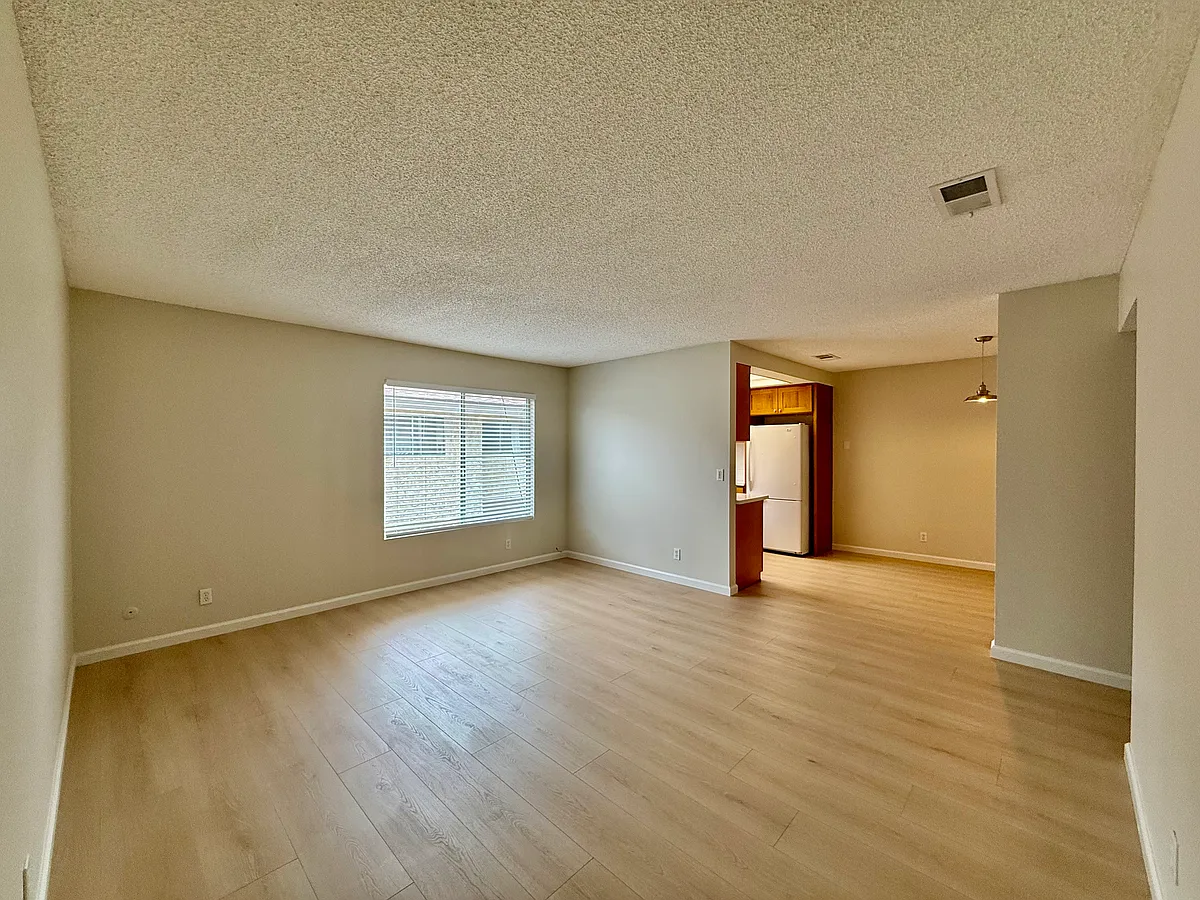 Building Photo - 31 N Valencia St #D