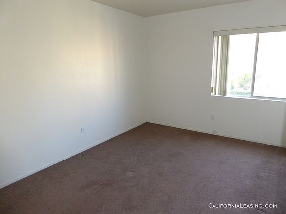 5th image of 25230 Steinbeck Ave Unit E