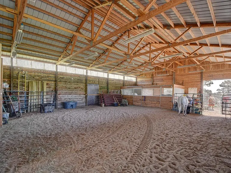 Mount Vernon horse stables