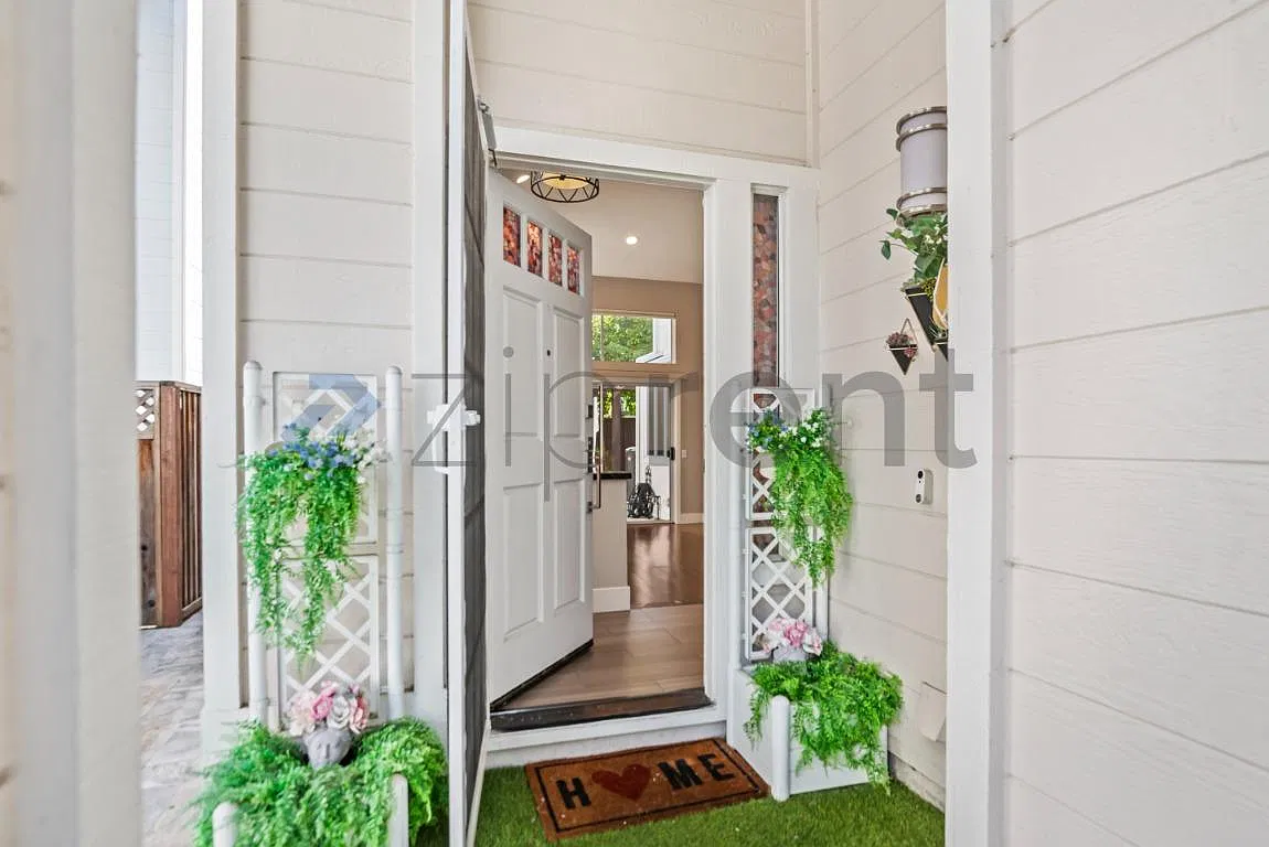 2 bed, 2.5 bath, 1533 sqft, $5,240 — Photo 4