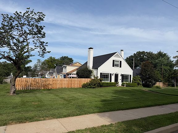 3rd image of 953 N Taylor Ave