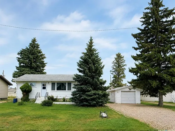 215 Ash STREET, Outlook, SK S0L 2N0