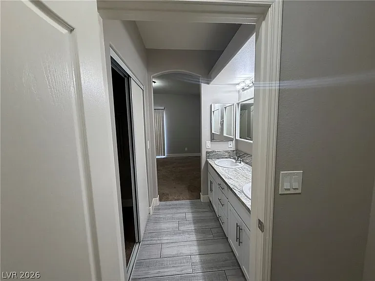 1900 N Torrey Pines Dr #105 — Photo 19
