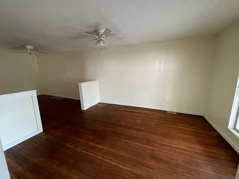 4415 Forest Ave — Photo 10
