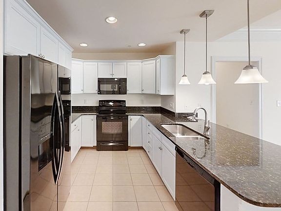 3rd image of 1116 Emerald Ct