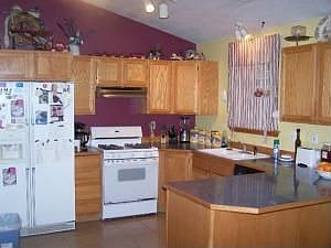 2nd image of 1845 N Foxglove Ln
