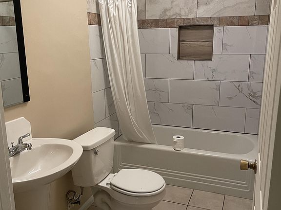 5th image of 634 33rd St #A