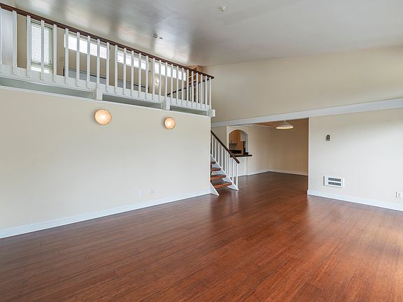 3rd image of 826 Camino Real Unit 201