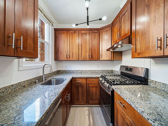3rd image of 1371 Jackson St #203