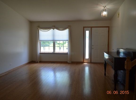 3rd image of 1054 Fox Chase Dr