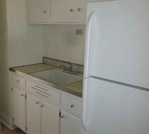 2nd image of 1407 W Jarvis Ave #1RW