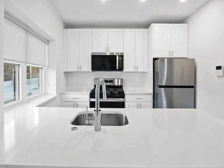 723 West Ave #3 — Photo 8