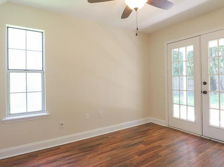1737 James Buchanan Dr — Photo 9