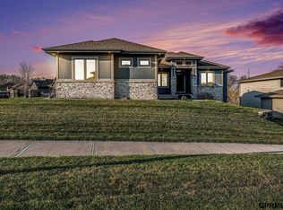 18720 Patrick Ave, Elkhorn, NE 68022