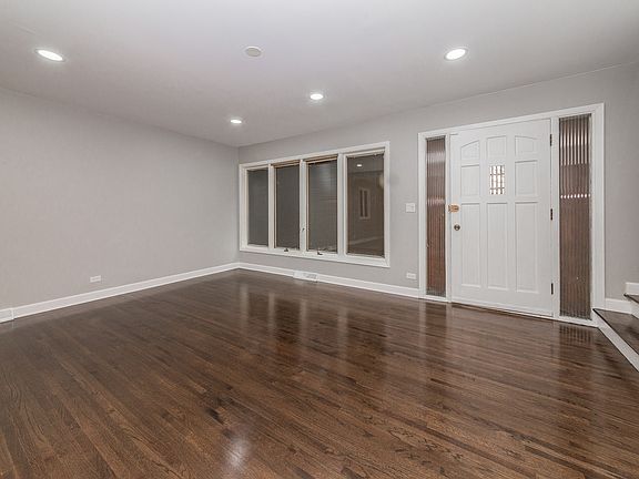3rd image of 202 E Park Ave