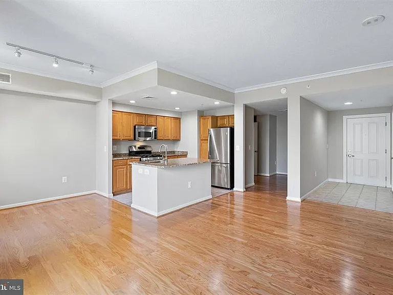 4480 Market Commons Dr #405 — Photo 18