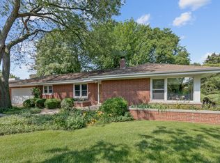 308 Forest View Ave, Elk Grove Village, IL 60007