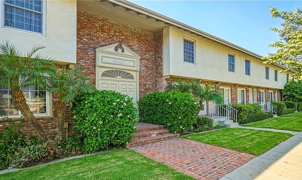 10065 De Soto Ave #213