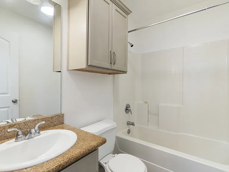 2023 Autumn Lake Dr — Photo 12
