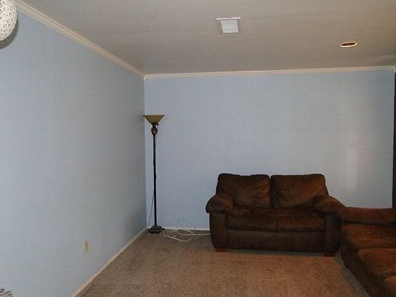 2nd image of 812 W Spruce Ave