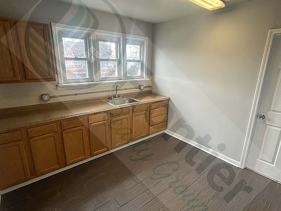 5th image of 502 19th St #4