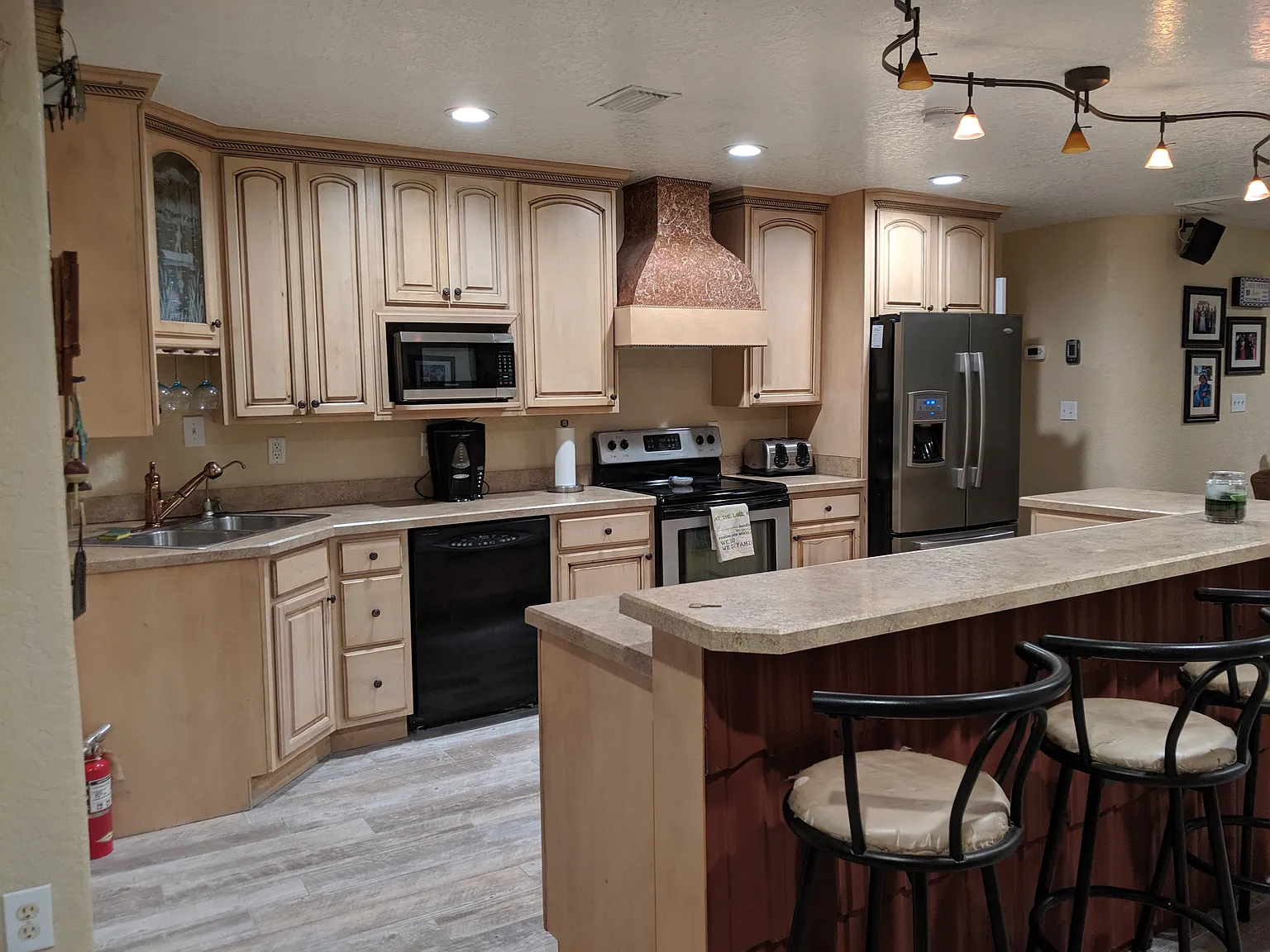 1130 Garrett Estates Ln — Photo 3