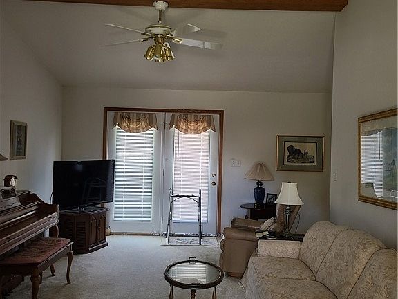 4th image of 908 Stratford Dr
