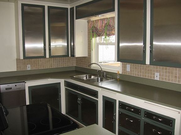3rd image of 2924 Chapman Ln
