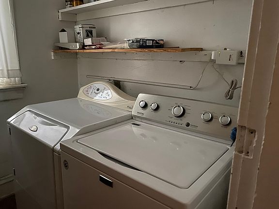 5th image of 2122A W Main St #A
