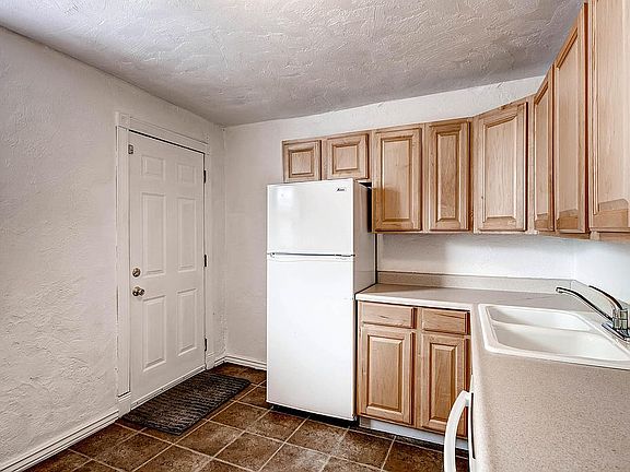 3rd image of 3937 N Humboldt St