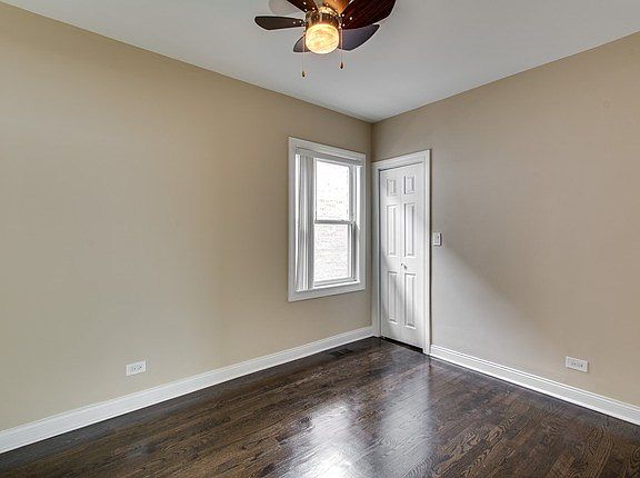 3rd image of 5515 W Newport Ave