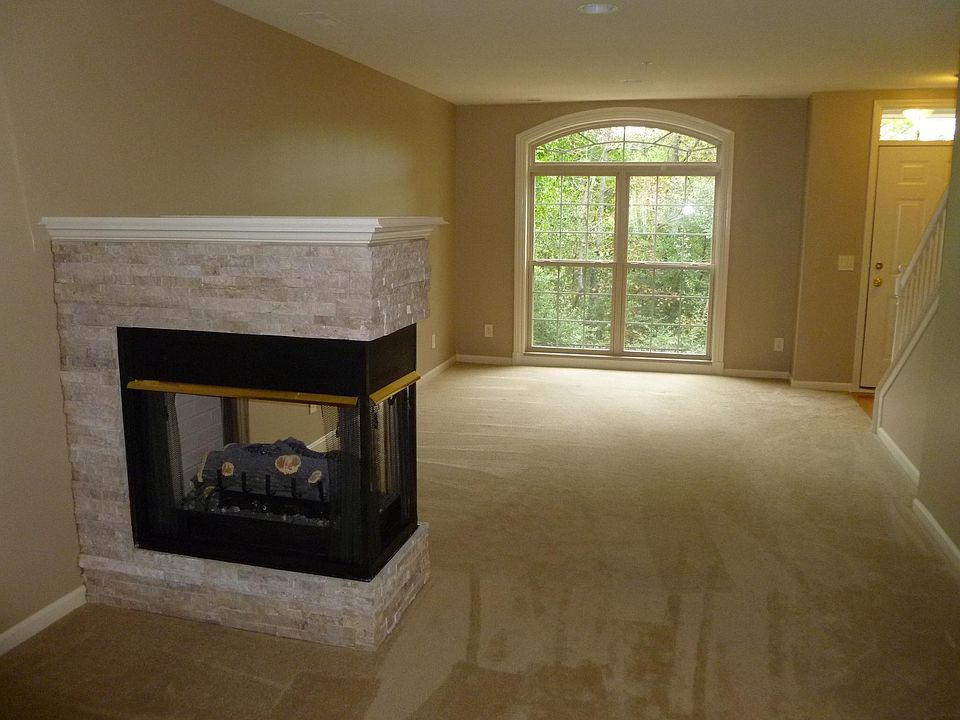 1st image of 656 Village Ln #1
