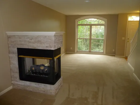 656 Village Ln #1, Milford, MI 48381
