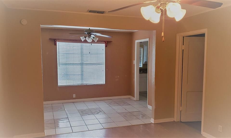 2nd image of 1610 Park Ave