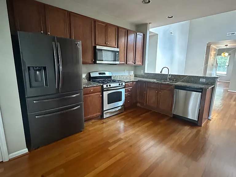 258 Killarney Trl — Photo 4
