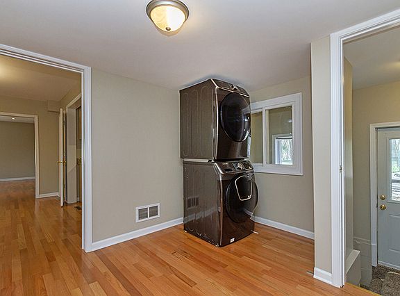 4th image of 205 Poteet Ave