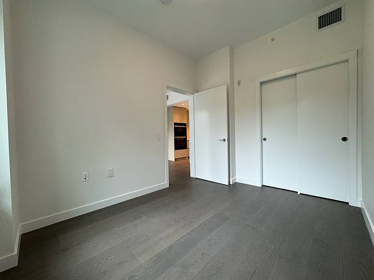 5168 Cambie St #213 — Photo 18