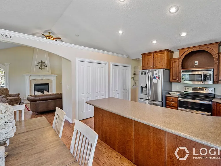 9223 Silver Lake Dr — Photo 17