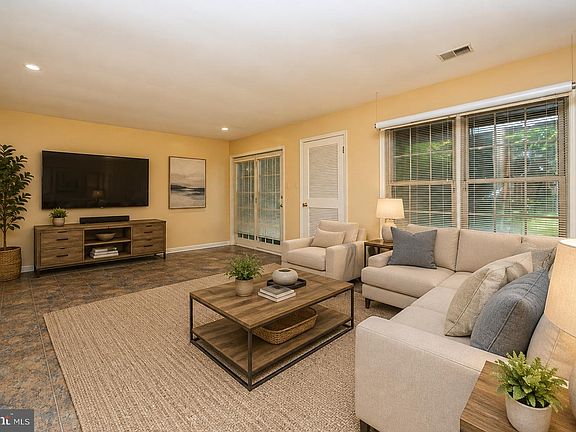 5th image of 3051 Mitchell Ct